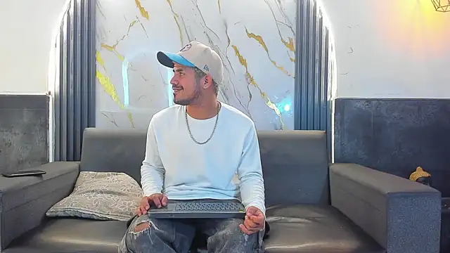 Latins on fire online show from March 15, 2026, 12:34 pm