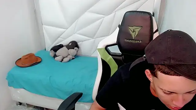 Street poemm  online show from March 8, 2026, 3:43 am