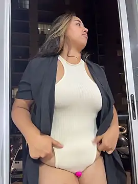 Eyssha online show from March 25, 2026, 2:01 am