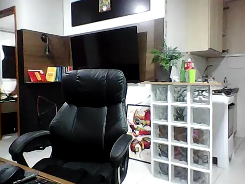 Snapshot of FabioZoe1 chatting on April 24, 2026, 1:07 am FabioZoe1 online show from April 24, 2026, 1:07 am