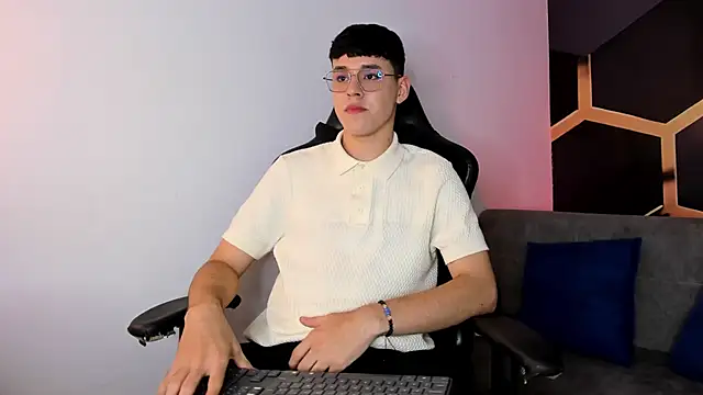 Snapshot of IanBlake_ chatting on March 2, 2026, 9:11 pm IanBlake online show from March 2, 2026, 9:11 pm