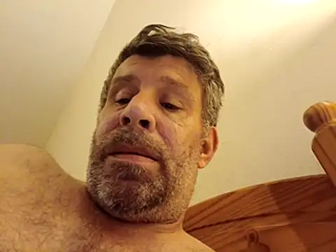 Snapshot of stud2512 chatting on April 24, 2026, 11:51 pm stud2512 online show from April 24, 2026, 11:51 pm