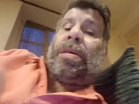 Snapshot of stud2512 chatting on April 19, 2026, 7:16 pm stud2512 online show from April 19, 2026, 7:16 pm