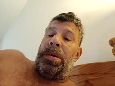 Snapshot of stud2512 chatting on May 17, 2026, 7:30 am stud2512 online show from May 17, 2026, 7:30 am