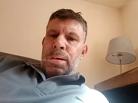 Snapshot of stud2512 chatting on May 1, 2026, 1:38 pm stud2512 online show from May 1, 2026, 1:38 pm