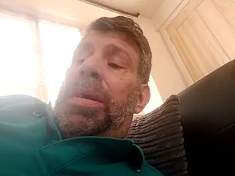 stud2512 online show from April 7, 2026, 9:22 am