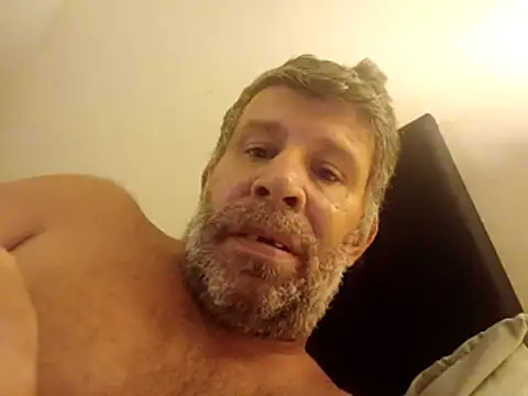 Snapshot of stud2512 chatting on July 4, 2026, 9:52 pm stud2512 online show from July 4, 2026, 9:52 pm