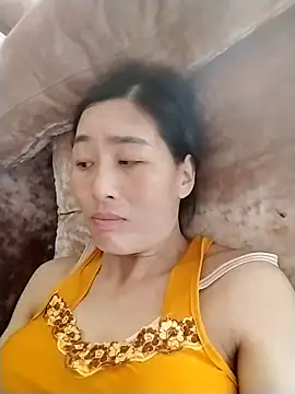 lris-Beauty77 online show from April 24, 2026, 7:10 am