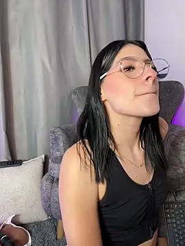 Snapshot of Dasha_Be chatting on April 17, 2026, 10:45 pm Dasha Be online show from April 17, 2026, 10:45 pm
