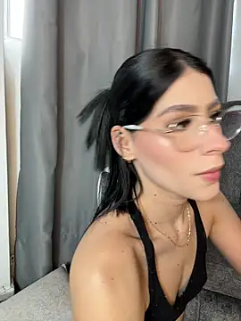 Snapshot of Dasha_Be chatting on April 15, 2026, 8:53 pm Dasha Be online show from April 15, 2026, 8:53 pm