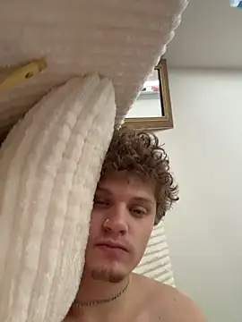 Snapshot of PAPITRVN chatting on February 23, 2026, 7:36 pm PAPITRVN online show from February 23, 2026, 7:36 pm