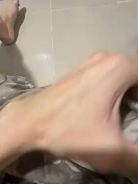 Snapshot of crajjjj chatting on February 25, 2026, 3:34 pm crajjjj online show from February 25, 2026, 3:34 pm