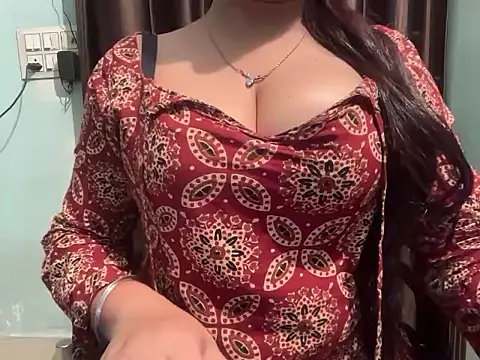 Avneet kaurr1 online show from April 28, 2026, 10:14 pm