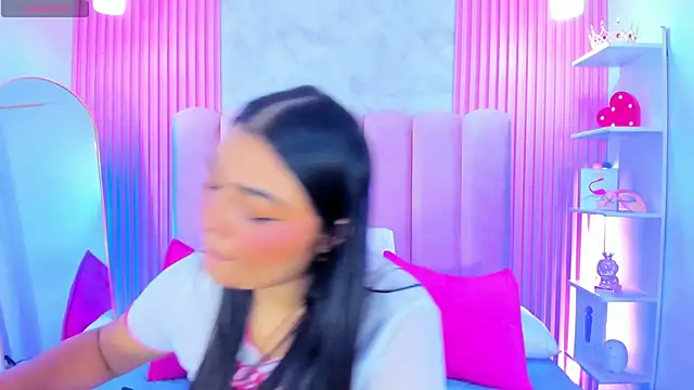 Snapshot of ArianaRougee chatting on July 1, 2026, 3:40 am ArianaRougee online show from July 1, 2026, 3:40 am