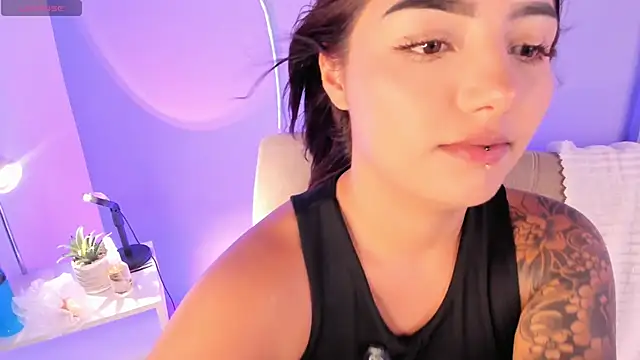 Snapshot of NinaAngel6 chatting on April 20, 2026, 2:18 pm NinaAngel6 online show from April 20, 2026, 2:18 pm