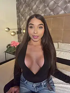 Snapshot of AnnyVega__ chatting on July 3, 2026, 4:57 pm AnnyVega online show from July 3, 2026, 4:57 pm