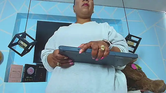 sharon noa online show from May 25, 2026, 2:16 pm