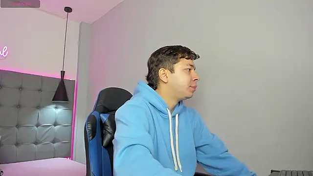 Julian Smith21 online show from March 13, 2026, 12:43 pm