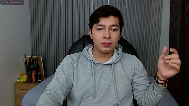 Julian Smith21 online show from May 15, 2026, 12:41 am