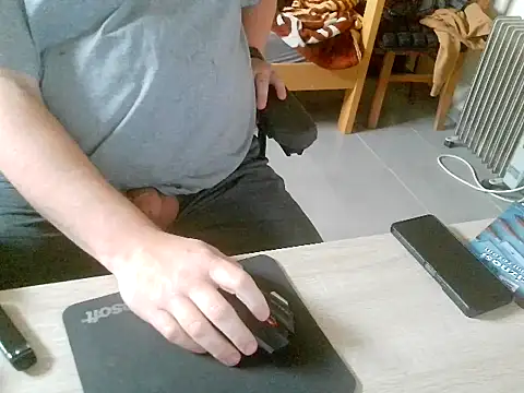 Snapshot of pozitiva000 chatting on February 26, 2026, 11:32 am pozitiva000 online show from February 26, 2026, 11:32 am