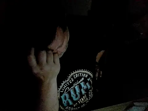 Snapshot of pozitiva000 chatting on May 27, 2026, 7:43 pm pozitiva000 online show from May 27, 2026, 7:43 pm