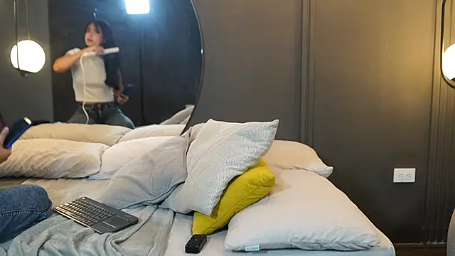 mekari fox online show from March 23, 2026, 9:36 pm