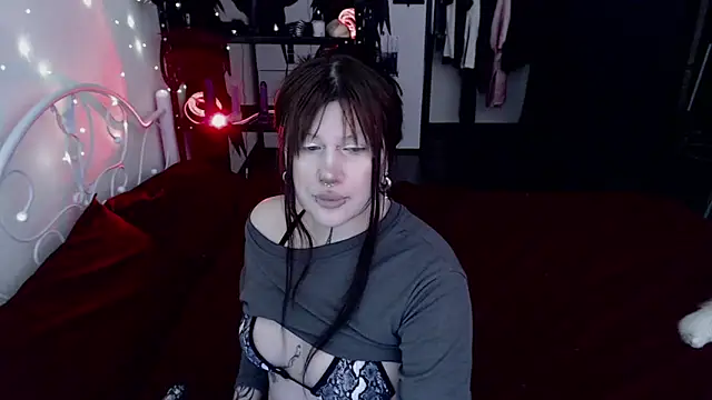 GothicKiraVex online show from April 25, 2026, 8:28 pm