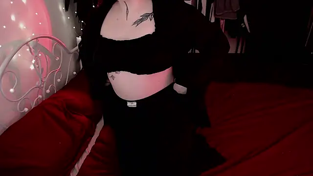 GothicKiraVex online show from April 20, 2026, 7:15 pm