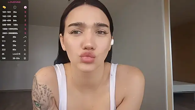 GilberteBauch online show from April 16, 2026, 9:15 pm