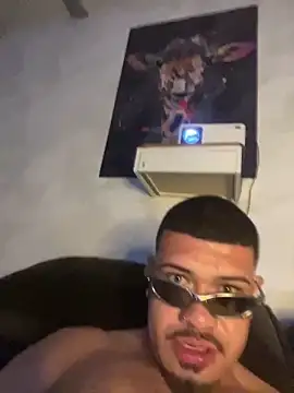 Snapshot of Hunno chatting on February 22, 2026, 9:11 am Hunno online show from February 22, 2026, 9:11 am