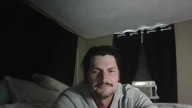 Snapshot of DaddysWetMouth chatting on August 4, 2026, 2:43 pm DaddysWetMouth online show from August 4, 2026, 2:43 pm