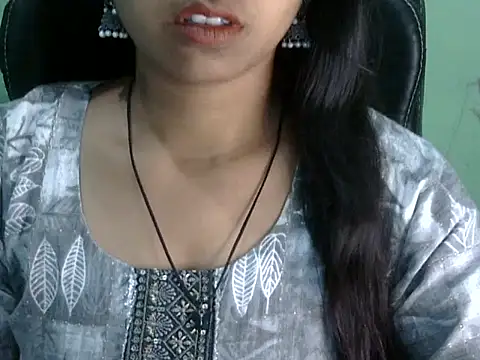 Snapshot of cute_momo_love chatting on April 29, 2026, 6:06 am cute momo love online show from April 29, 2026, 6:06 am
