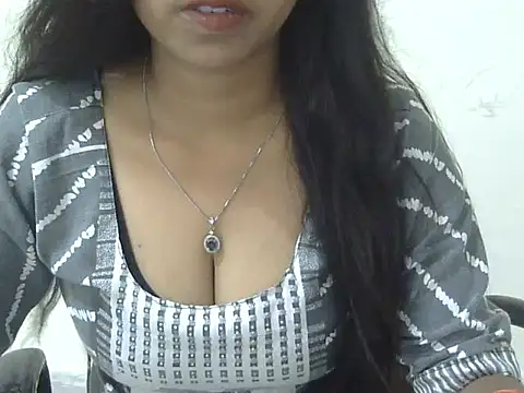 Snapshot of cute_momo_love chatting on July 5, 2026, 4:41 am cute momo love online show from July 5, 2026, 4:41 am
