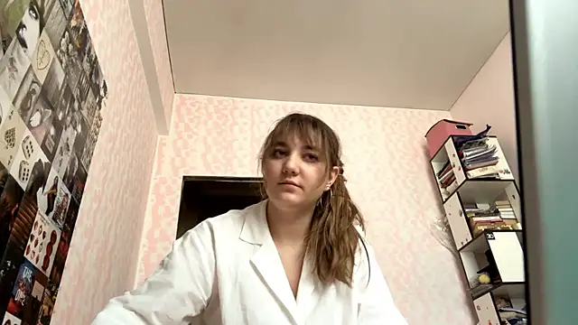 Snapshot of JanineThielman chatting on June 23, 2026, 10:02 am JanineThielman online show from June 23, 2026, 10:02 am