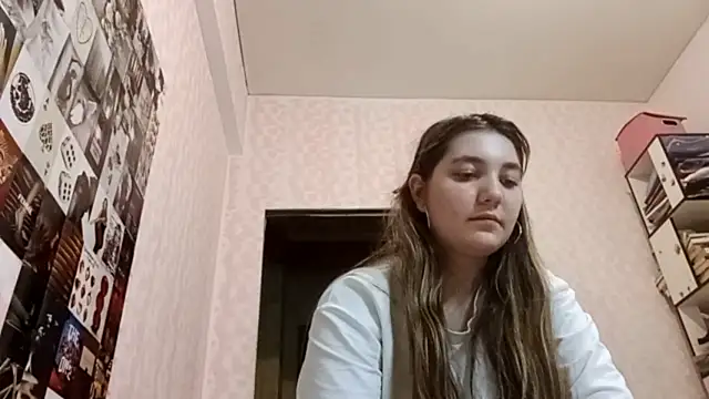 Snapshot of JanineThielman chatting on July 6, 2026, 12:45 pm JanineThielman online show from July 6, 2026, 12:45 pm