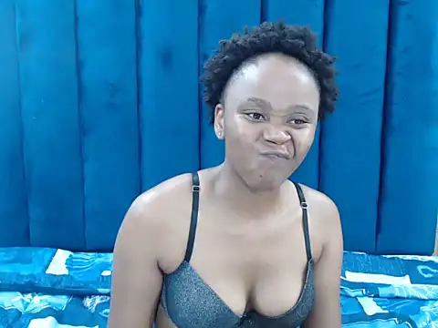 Snapshot of CreamyTea chatting on March 3, 2026, 6:04 pm CreamyTea online show from March 3, 2026, 6:04 pm