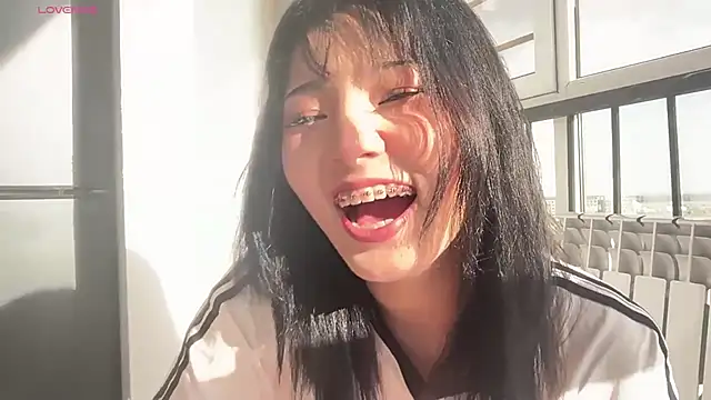 minnie joy online show from May 11, 2026, 12:17 pm