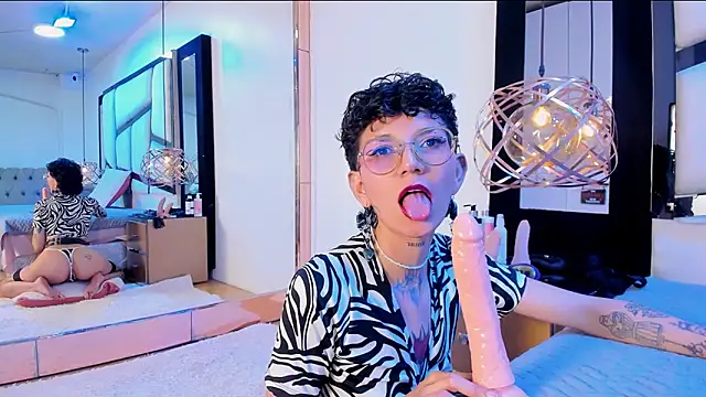 Calioperoux online show from March 6, 2026, 8:59 pm