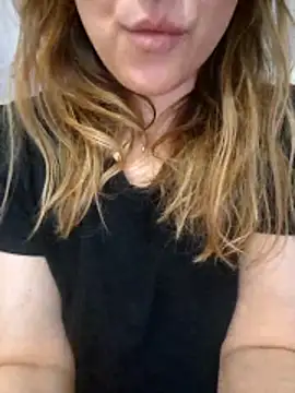 Snapshot of milffa chatting on April 11, 2026, 8:12 pm milffa online show from April 11, 2026, 8:12 pm