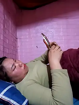 asian-bae online show from March 12, 2026, 2:43 pm