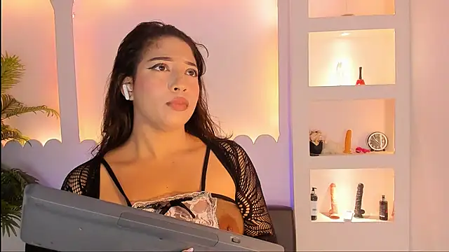 Holy Lux online show from May 22, 2026, 11:08 am