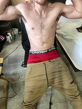 Snapshot of Aarondeweese27 chatting on March 26, 2026, 8:40 pm Aarondeweese27 online show from March 26, 2026, 8:40 pm