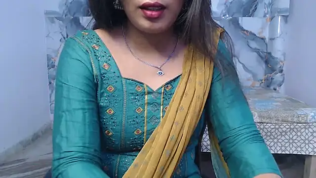 Snapshot of Aayesha-queen chatting on June 17, 2026, 3:17 am Aayesha-queen online show from June 17, 2026, 3:17 am