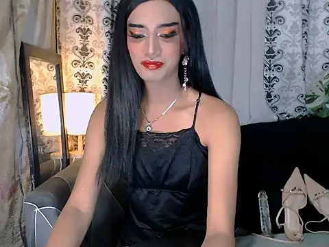 Snapshot of Queeny_Cassandra chatting on July 22, 2026, 12:01 am Queeny Cassandra online show from July 22, 2026, 12:01 am