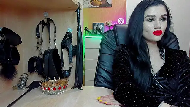 KristiTopxx online show from November 5, 2025, 8:23 pm