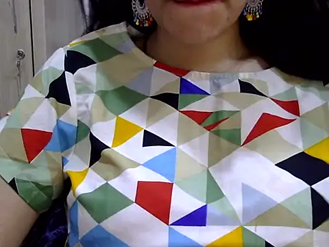 Neha Sharma2 online show from April 4, 2026, 4:24 pm