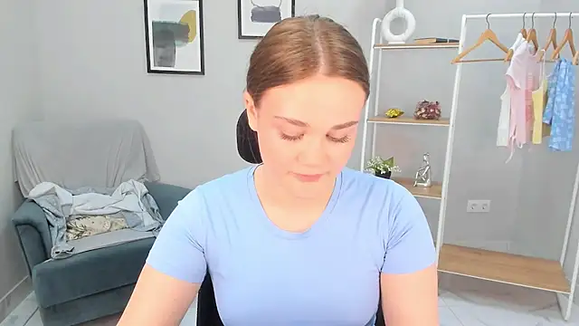 Snapshot of Liana_Bert chatting on February 27, 2026, 10:15 am Liana Bert online show from February 27, 2026, 10:15 am