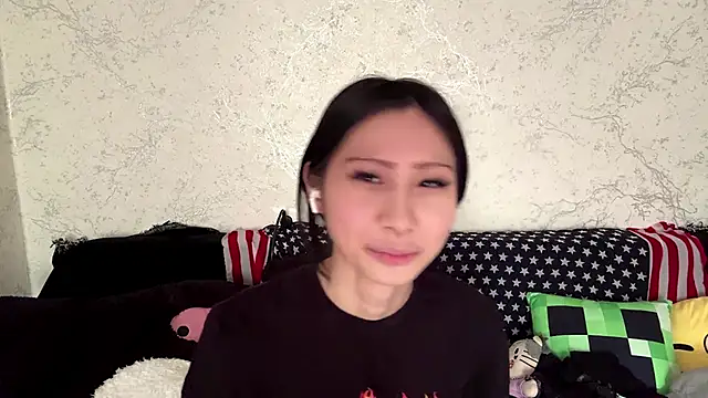 Snapshot of kishagrayone chatting on May 15, 2026, 12:47 pm kishagrayone online show from May 15, 2026, 12:47 pm