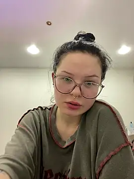 Snapshot of CindyMil chatting on May 22, 2026, 6:28 pm CindyMil online show from May 22, 2026, 6:28 pm
