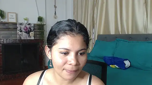 Emma hassani online show from May 19, 2026, 6:59 pm